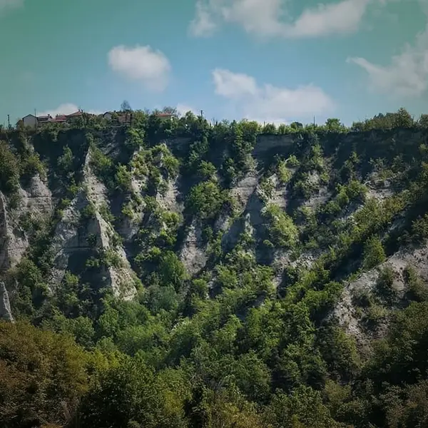 Rocche dei Sette Fratelli, Treiso